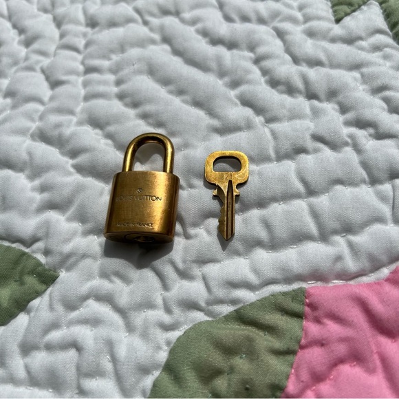 Louis Vuitton Brass Lock and Key 321 - Picture 9 of 16